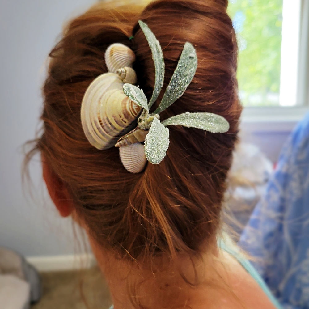 Authentic Seashell Hair Accessory - Picture 5 of 12